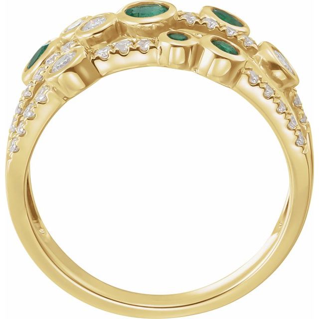 EMERAL & DIAMOND BEZEL SET RING