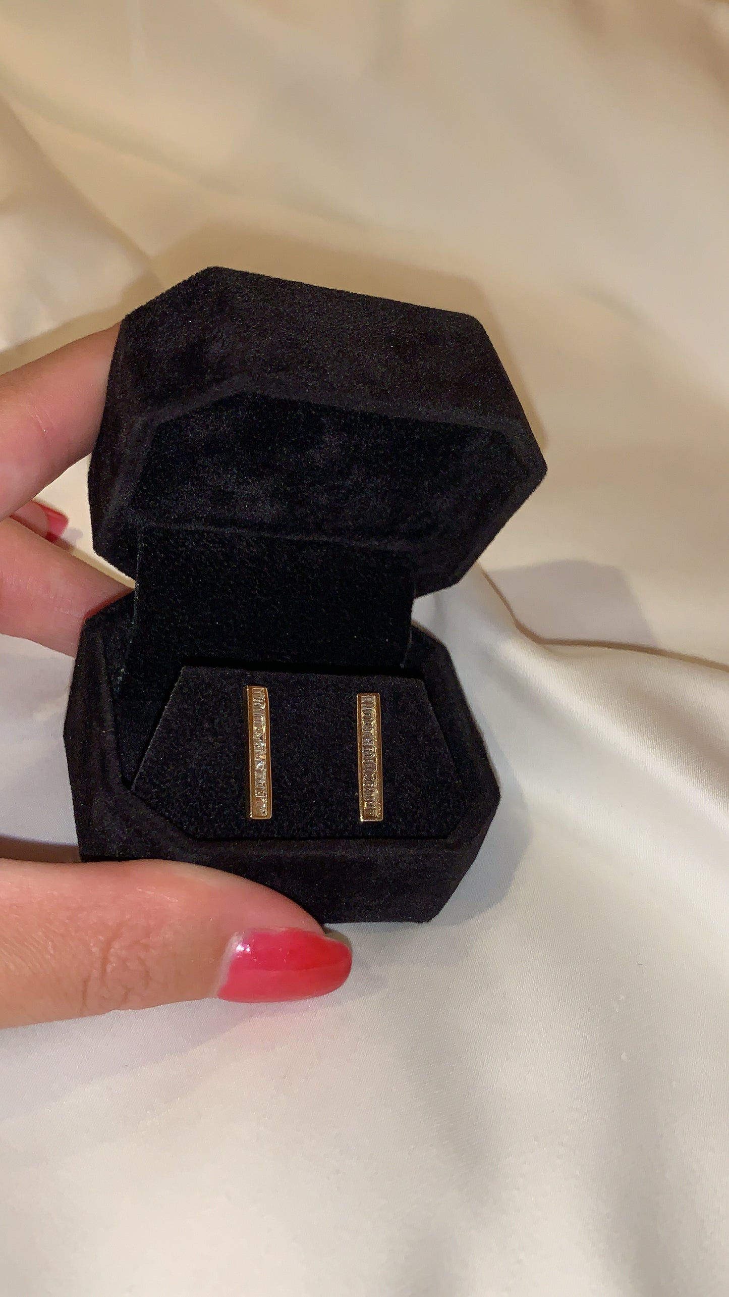 ½ CTW BAGUETTE BAR EARRINGS