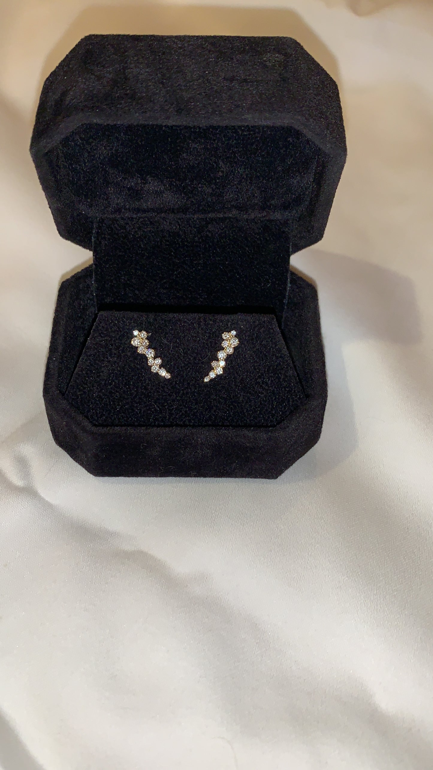 STAGGERED DIAMOND EAR CLIMBERS