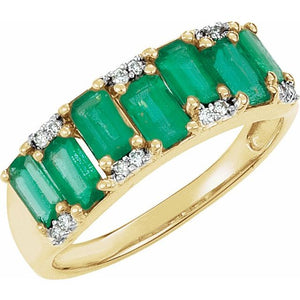 EMERALD AND DIAMOND STAGGERED RING
