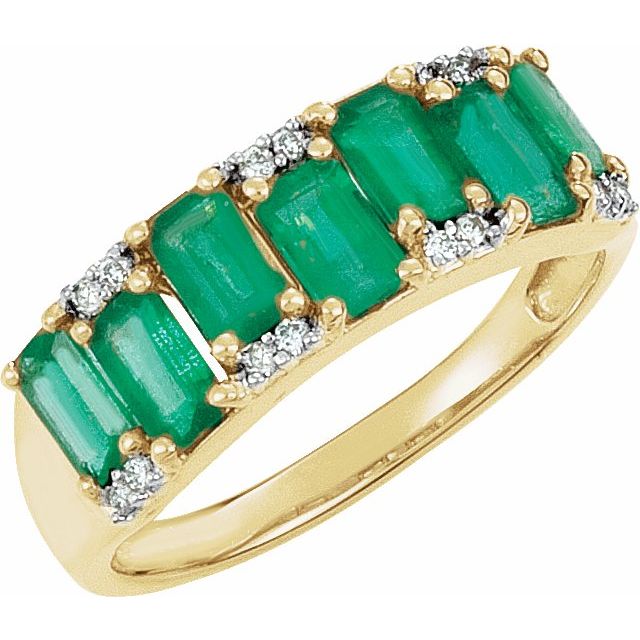 EMERALD AND DIAMOND STAGGERED RING