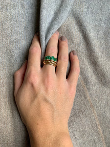 EMERALD AND DIAMOND STAGGERED RING
